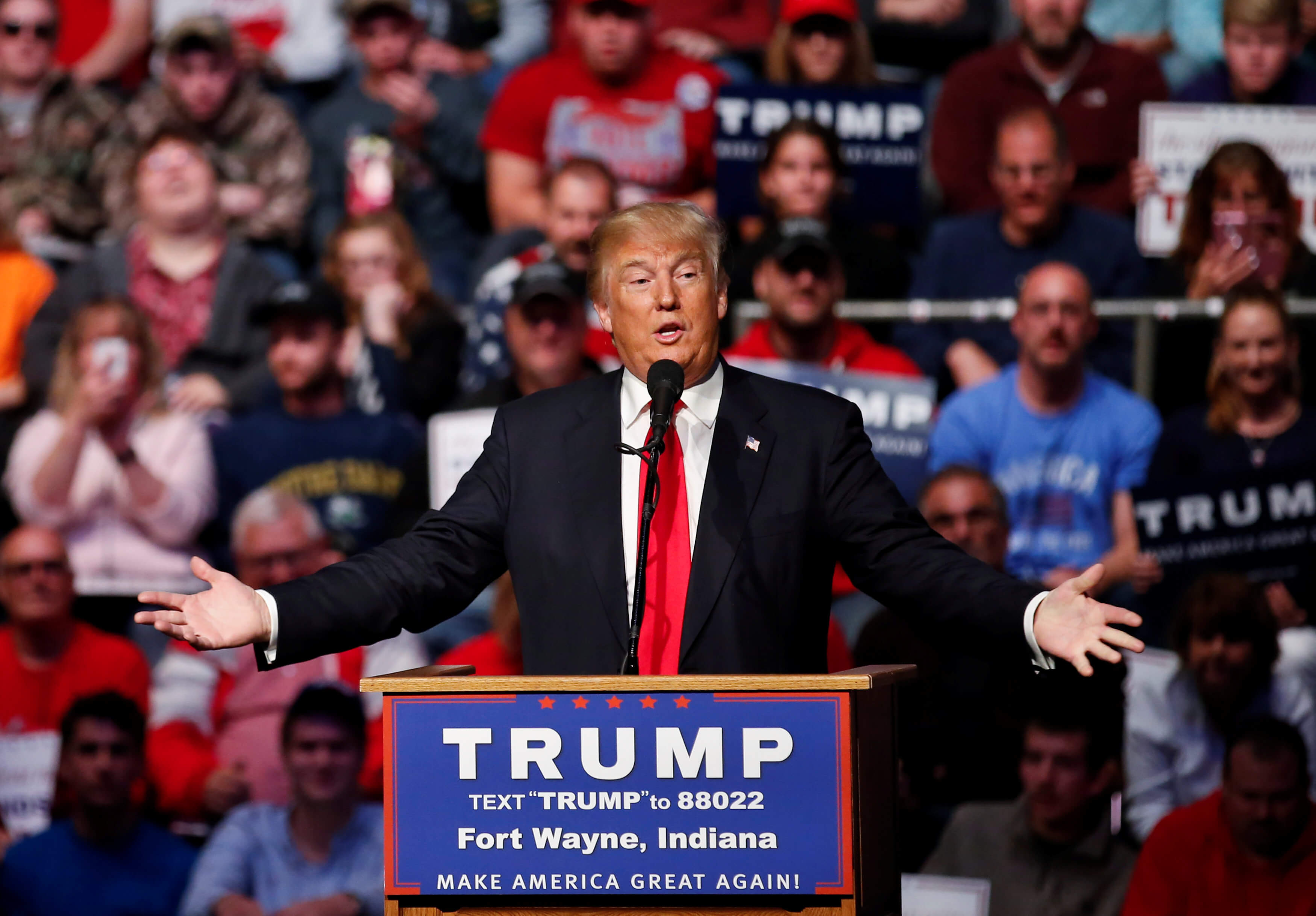 U.S. Republican presidential candidate Donald Trump speaks during a campaign rally at the Allen County War Memorial Coliseum in Fort Wayne, Indiana, U.S., May 1, 2016. REUTERS/Kamil Krzaczynski
