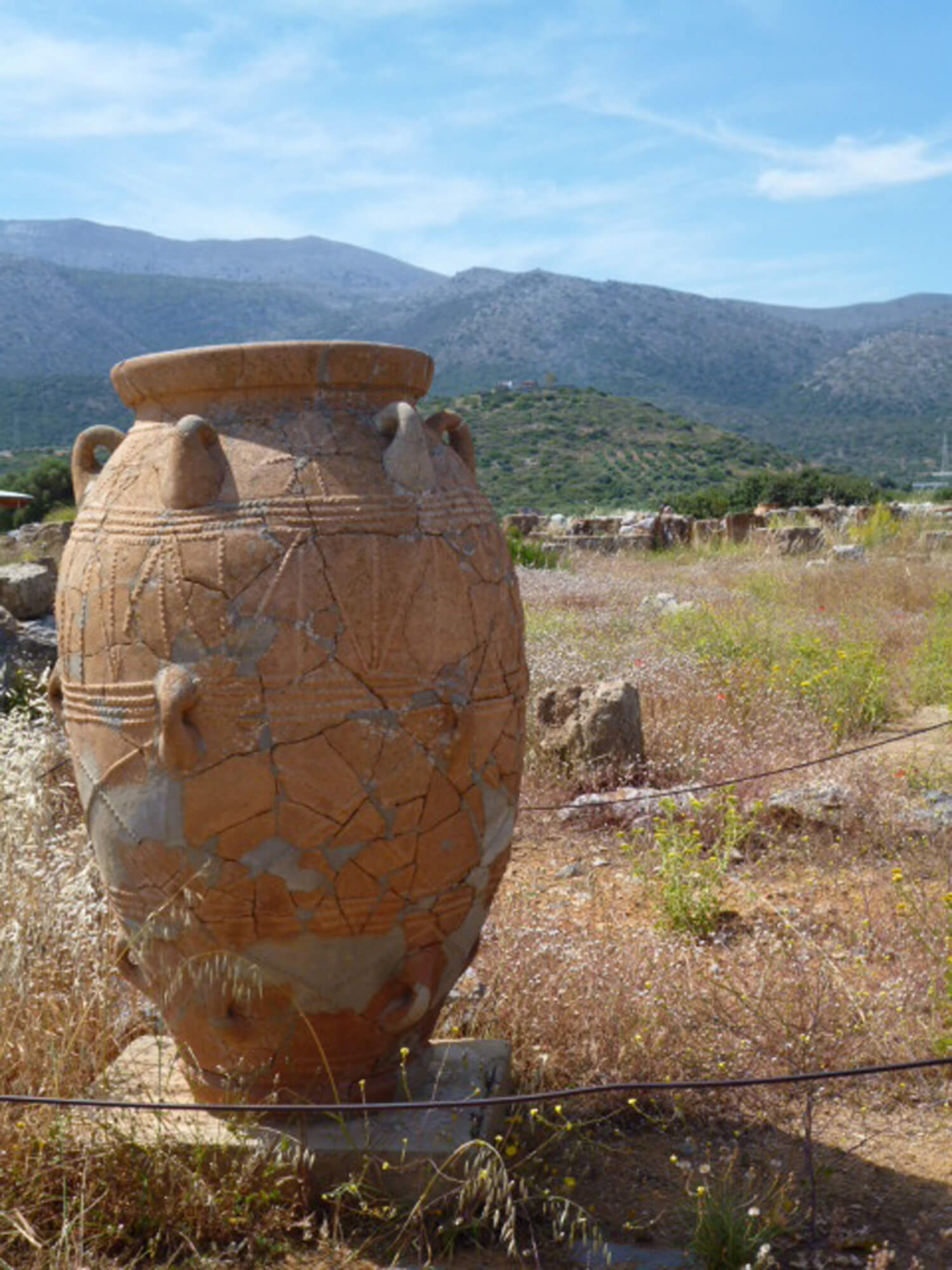 A Minoan storage pot (pithoi) can contain grain, pulses or olives. Credit: Copyright 2016 Rosemary Barron